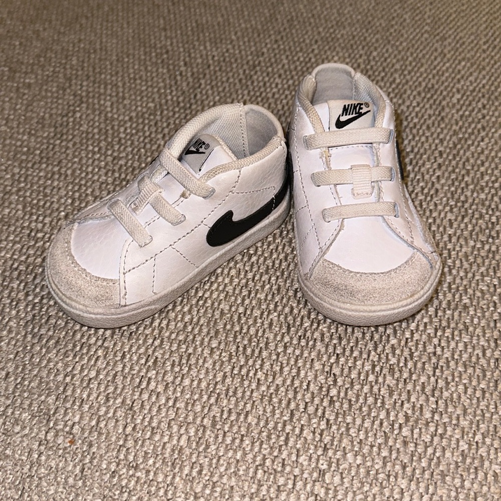 Baby Nike Blazer mid crib booties sneaker